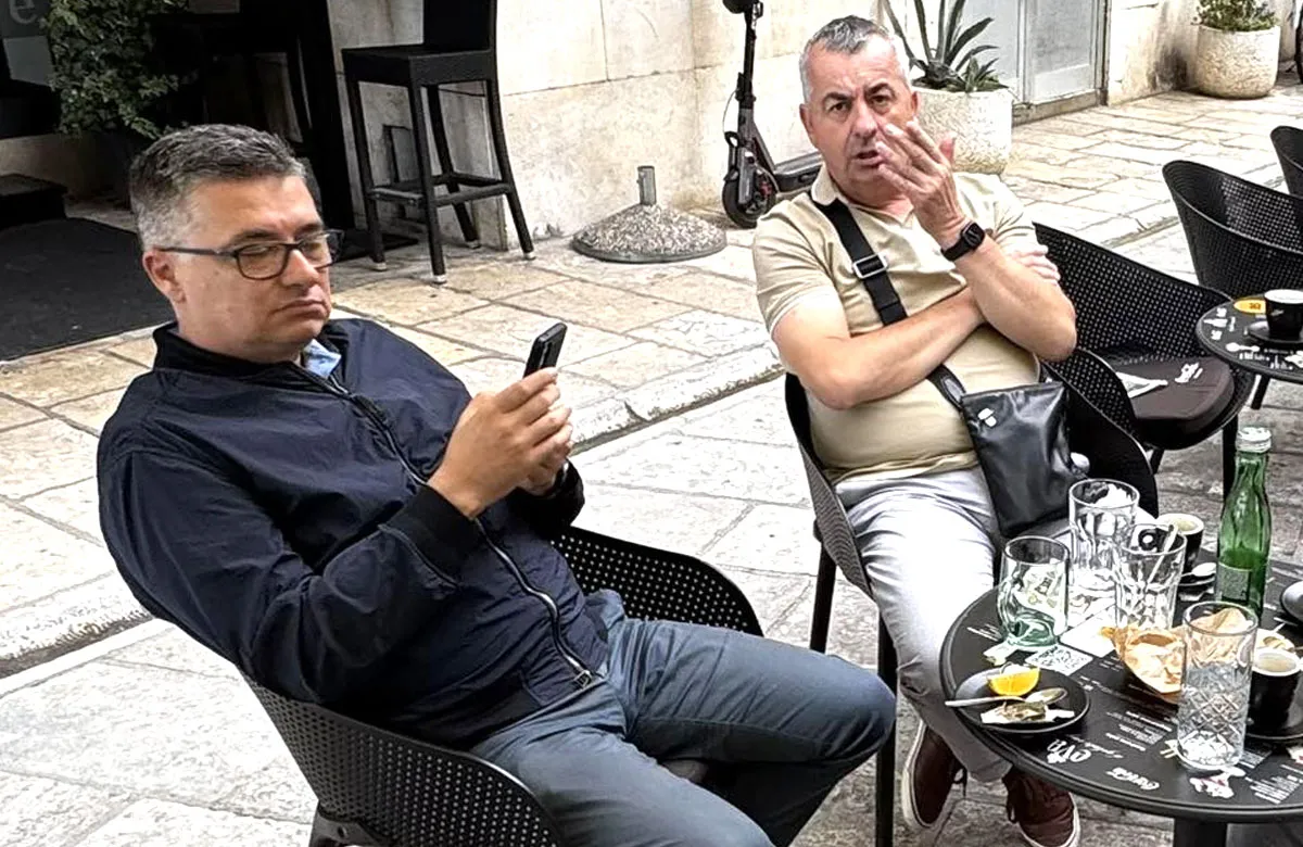 Direktor Vodovoda Tomislav Matek prijetio Danielu Radeti staklenom bocom, djelatnik Obala i lučica Mate Marić ga vrijeđao i tvrdi: "Ne plaćaju mene građani Zadra"