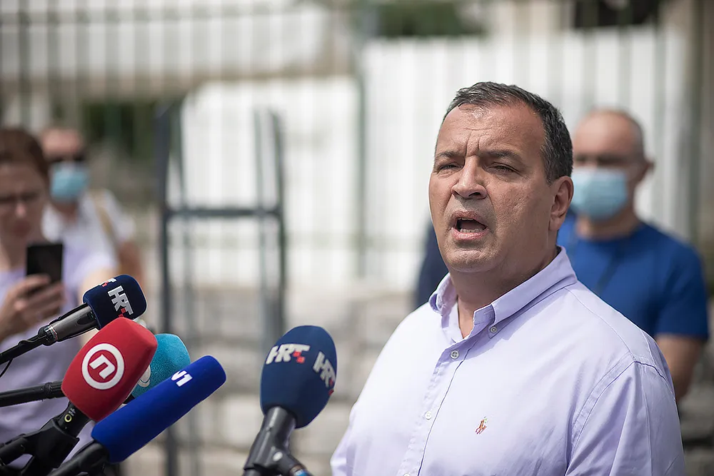 IZ ZATVORA NA POSAO? Bivši ministar Vili Beroš navodno dobio radno mjesto neurokirurga u Vinogradskoj!