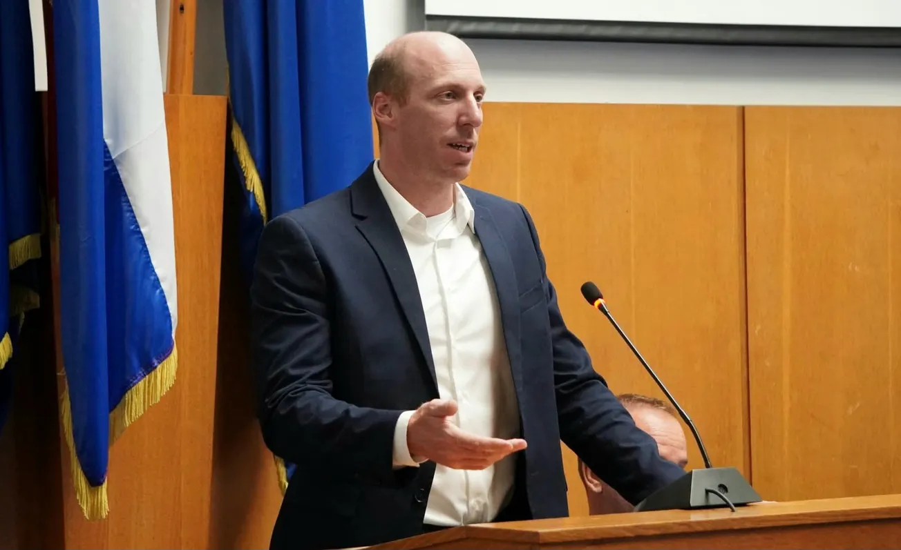 RADETA RAZOTKRIO ERLIĆEVU "DEMO-KRAĐU": HDZ i Žuvela organiziraju izbore sami za sebe, bez građana