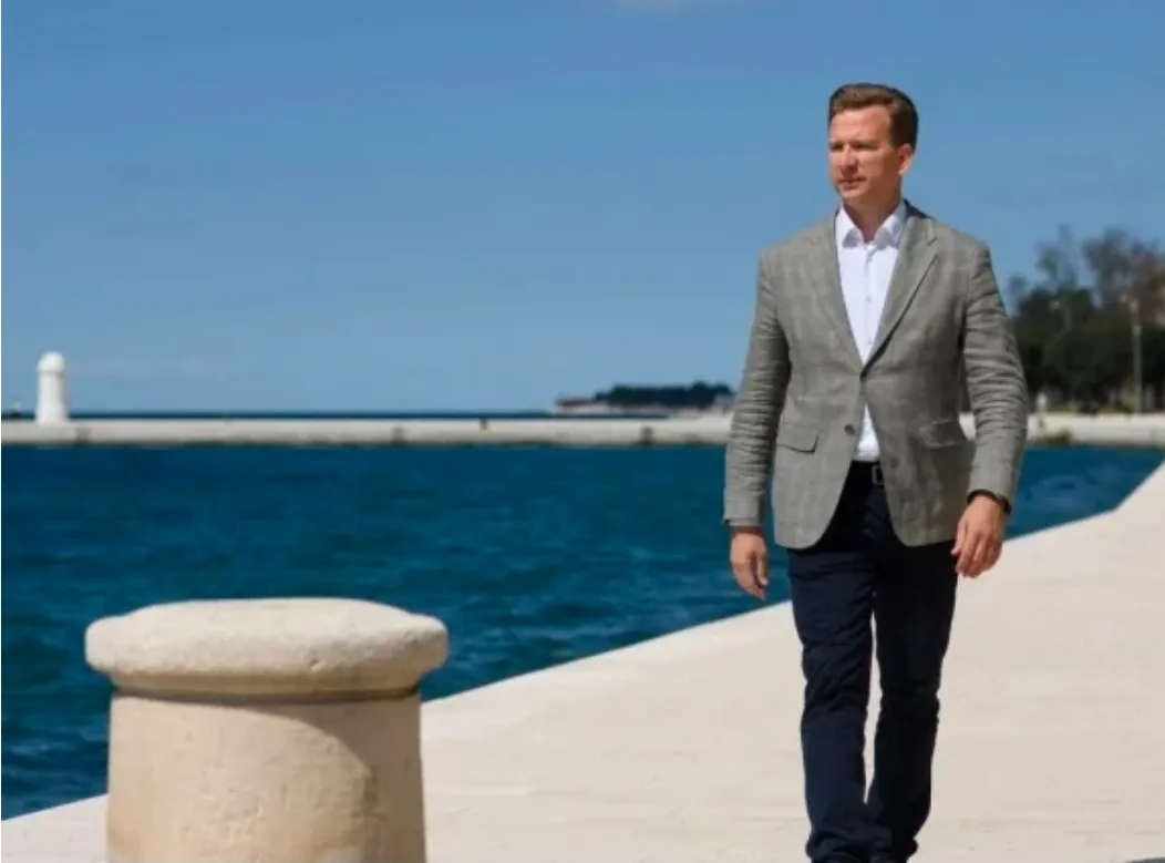 Bilaverova “transparentnost” u praksi: HDZ kadrovira po školama, ali informacije skriva od javnosti