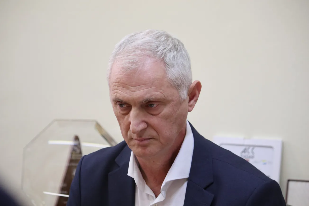 FINANCIJSKI DEBAKL ČISTOĆE: Građani plaćaju tri puta više, a 3 milijuna otišlo u vjetar! Nepalci čiste grad dok radnici bježe, a Krstičević se pravda