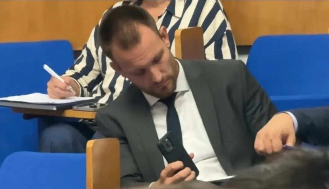 Erlićev fijasko: Skupocjena pametna aplikacija koja ne radi, a on nije niti znao da postoji