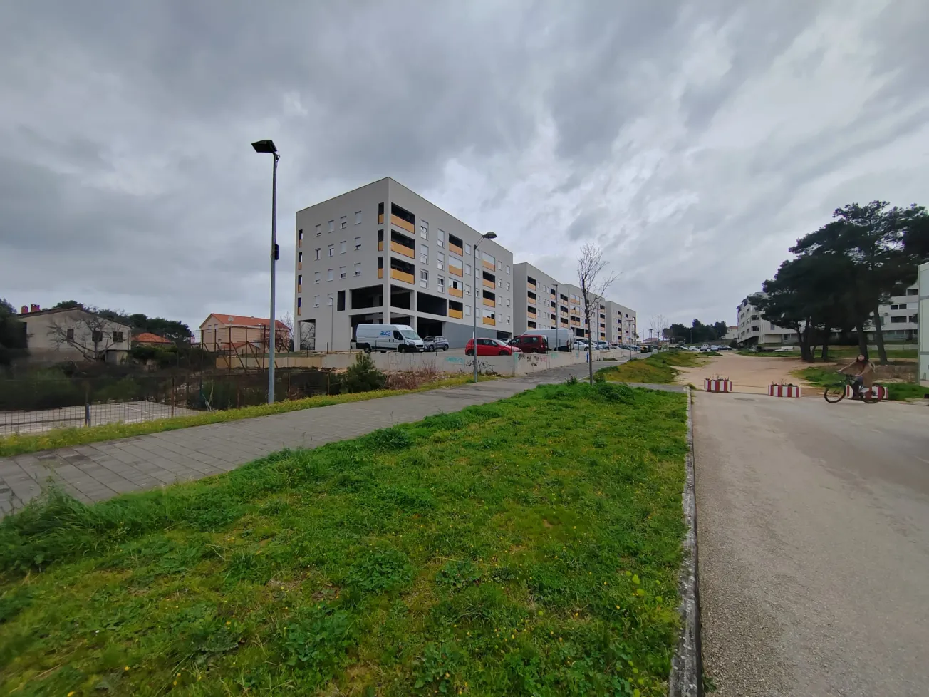 HDZ-OVI “NAŠTELANI” NATJEČAJI: Lavčević favorit i za školu na Crvenim kućama, milijuni cure kroz politički odabrane ruke