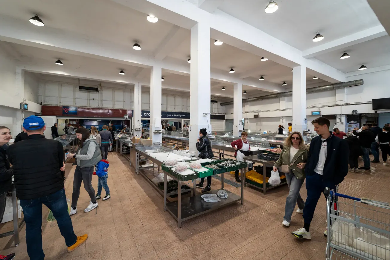 Letinićeva Tržnica traži diplomca s engleskim, vozačkom i upravljačkim iskustvom – za 900 eura neto! HDZ-ov Zadar ponovo pokazuje koliko cijeni stručnost