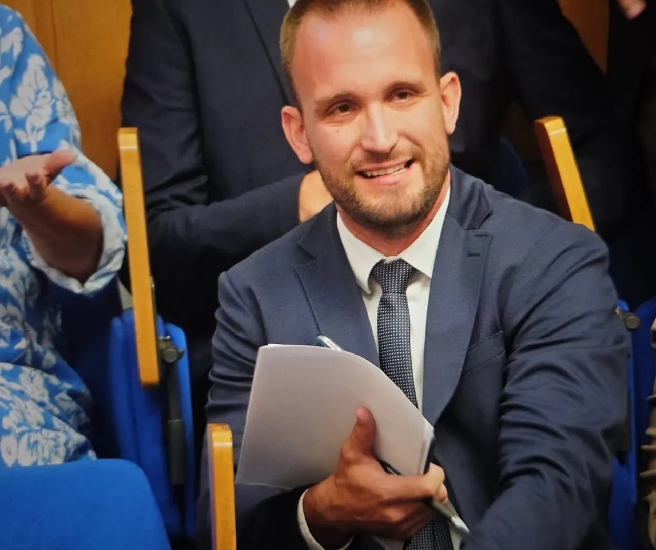 Transparentnost po HDZ-ovoj mjeri: Kreću epizode promatrača s partijskom knjižicom i 150 eura motivacije