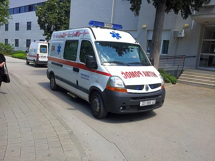 Tragedija u Zadru: muškarac preminuo nakon konzumacije droge koju mu je dao poznanik