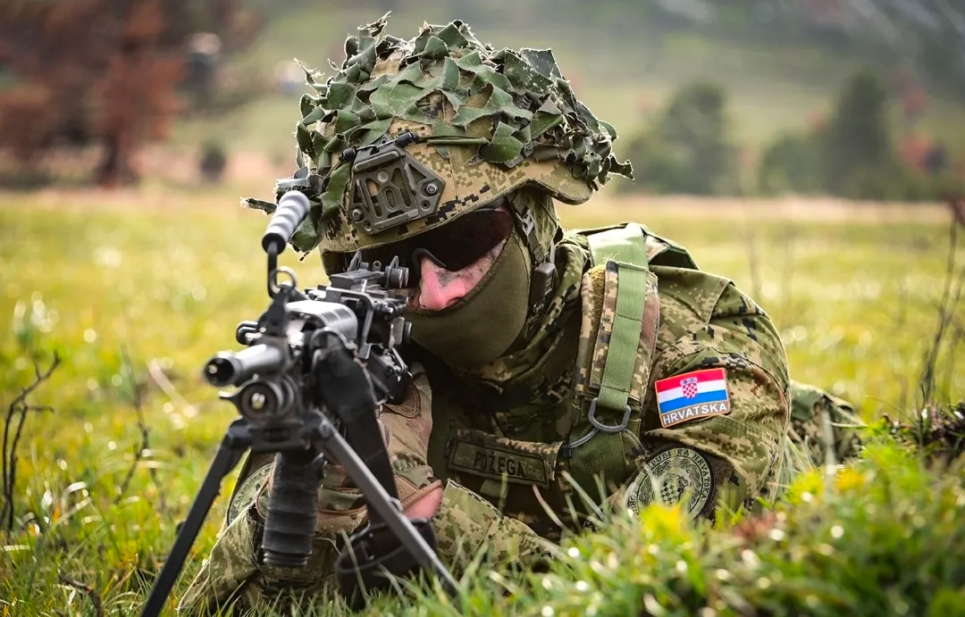 VOJNI ROK ZA CIJELI SVIJET! Hrvatska zove i dijasporu pod oružje – tko se ne javi, stiže kazna, a potom i policija