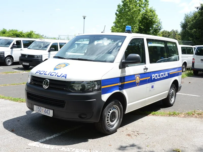 DRAMA U SUKOŠANU: Pijani mladić (25) razbijao po kući usred noći pa pretukao baku (81) koja ga je pokušala zaustaviti