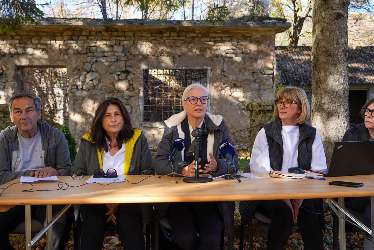 “Zelena grabež pod krinkom tranzicije” — građani i stručnjaci razotkrivaju manipulacije u studijama za vjetroelektrane kod Gračaca: “Kada ni Zadar više ne bude imao pitku vodu, svi će se pitati što se dogodilo”