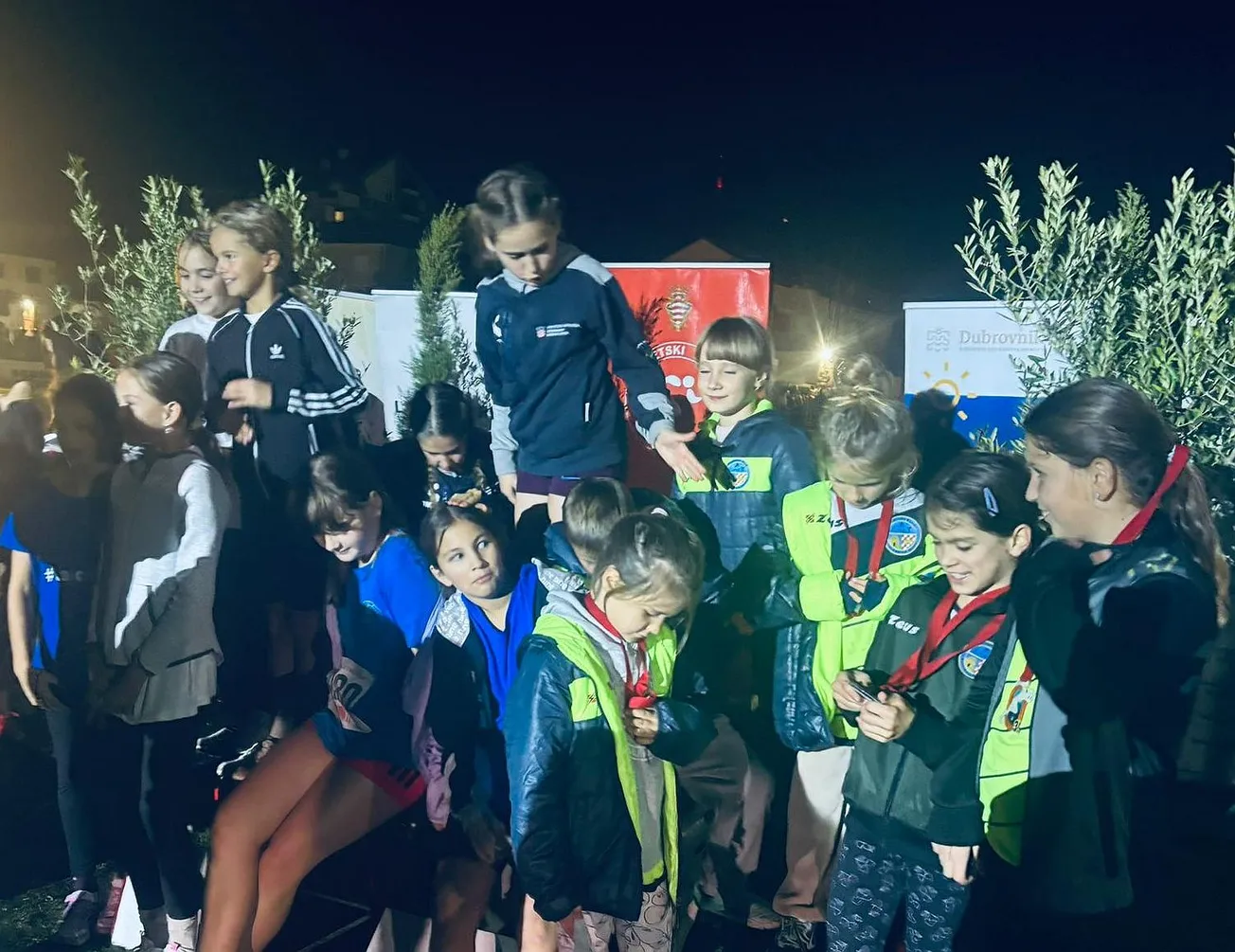 AK Biograd briljirao u Dubrovniku: 12 medalja za generaciju koja tek dolazi