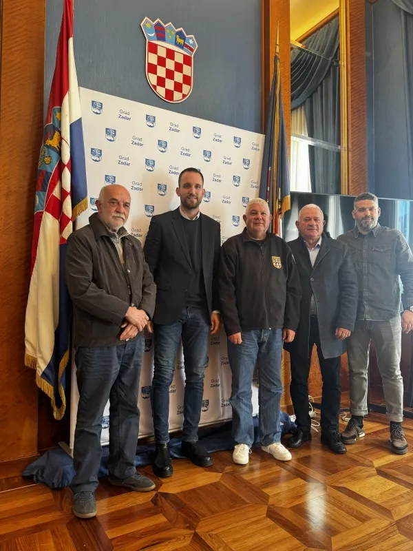 Šime Erlić nakon jučerašnje antifašističke izjave potvrdio kako će Rajku Lozi biti podignuta nova spomen ploča, ali bez ustaških simbola