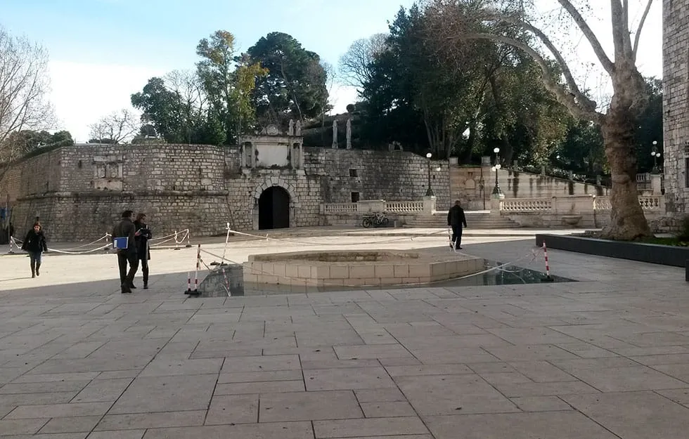 ADVENT NA RUŠEVINAMA: Dvanaest godina lažnih obećanja, nestalog novca i antike koju nitko ne vidi