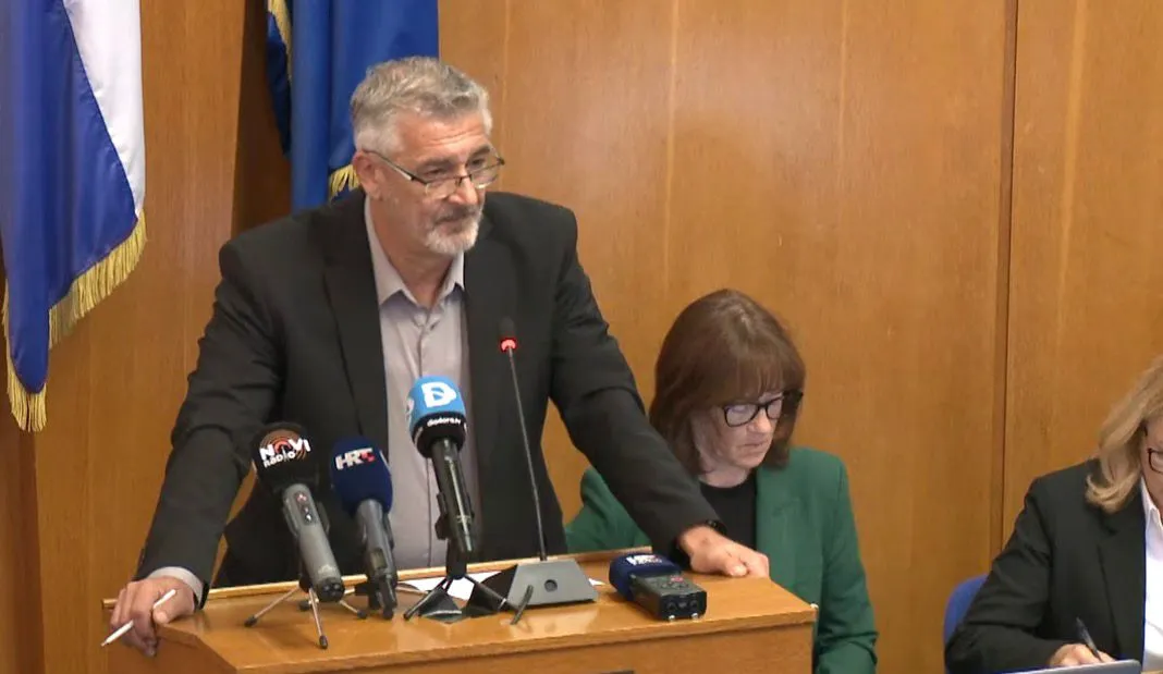 Točka o Žuvelinom nepovjerenju nije prošla na dnevni red: Benkovački ginekolog iz Raštana i HDZ-ov predsjednik Gradskog vijeća opet potvrdio da ne živi u Zadru