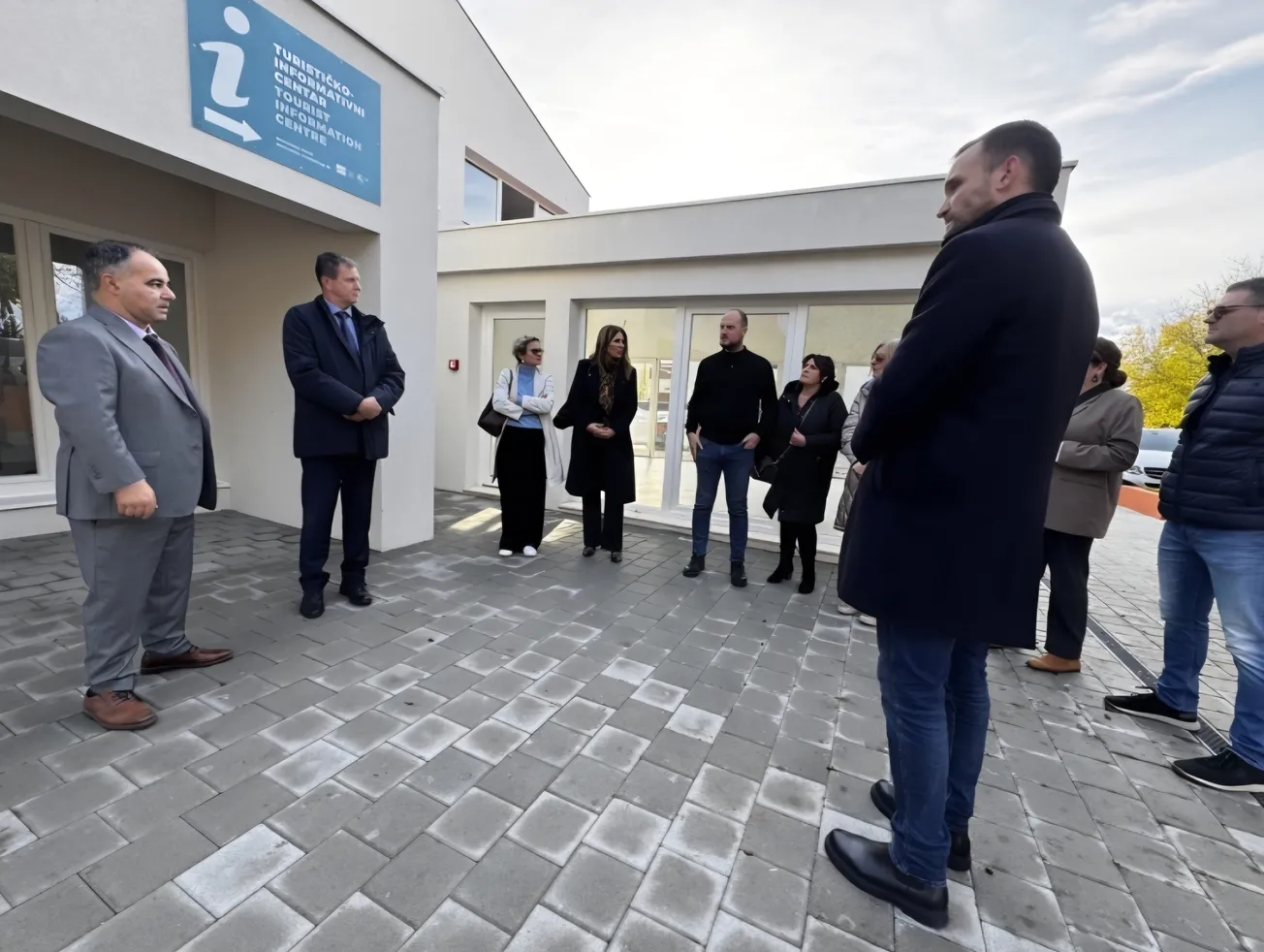 NOVOUREĐENA ZGRADA NA PUNTAMICI: Konačno mjesto za ambulantu – ili, kako bi rekao HDZ, „mjesto za sastanke u miru i tišini“