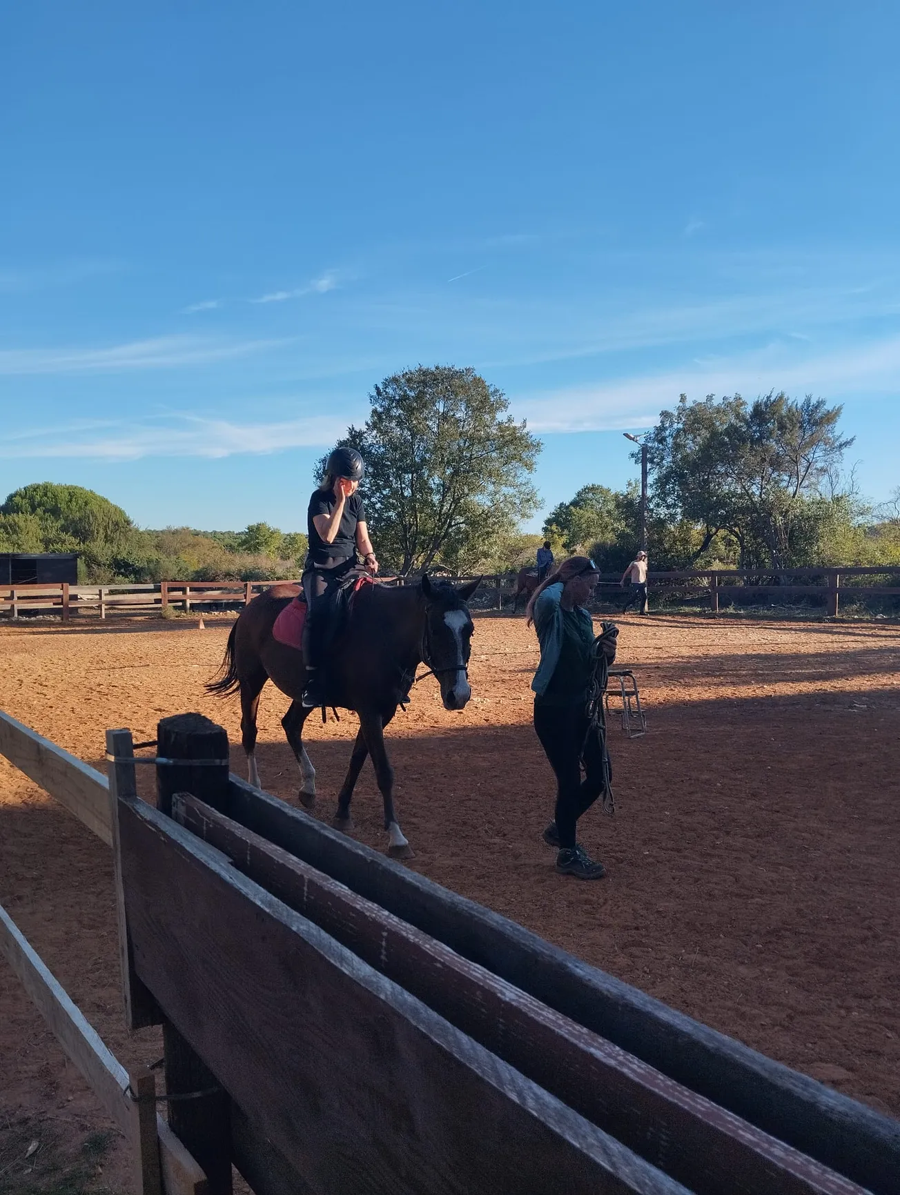 Terapijsko jahanje kao put izlaska iz izolacije: Udruga slijepih Zadarske županije uspješno provela novi projekt