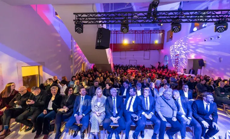 HDZ-ov tradicionalni susret: Dernek u Providurovoj palači