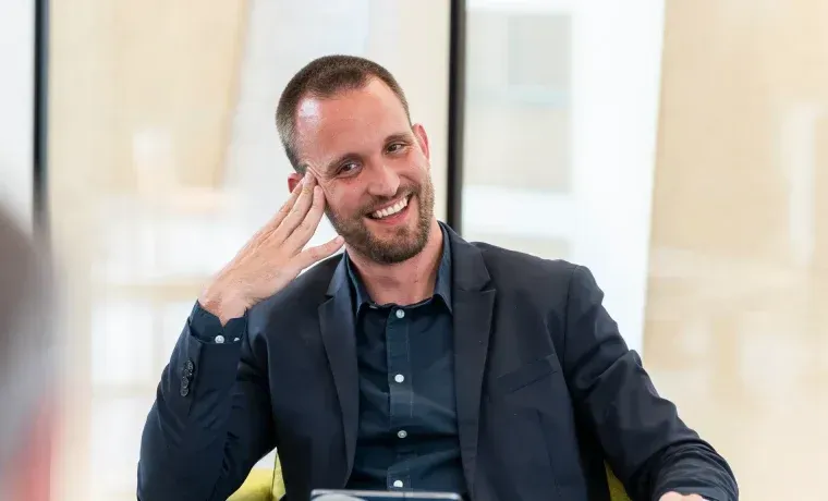 Erlić velikodušno dijeli mrvice: Sebi 4000 eura, umirovljenicima 30-60 eura - "Nije to malo!"