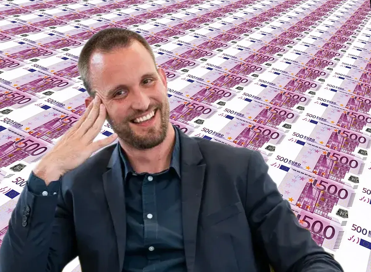 Erlićev biznis model - Sebi i zamjeniku digao plaću, plaćat će dodatne odabrane odvjetnike za ključeve gradskog prostora, a umirovljenicima kaže: "Snalazite se, nije vam malo 30 eura mjesečno"