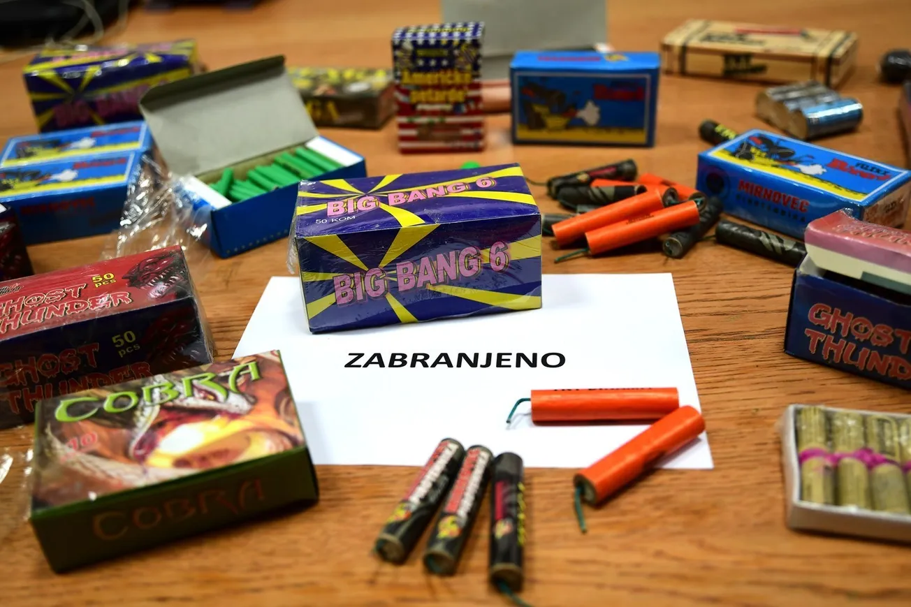 U Pagu policija oduzela pirotehnička sredstva