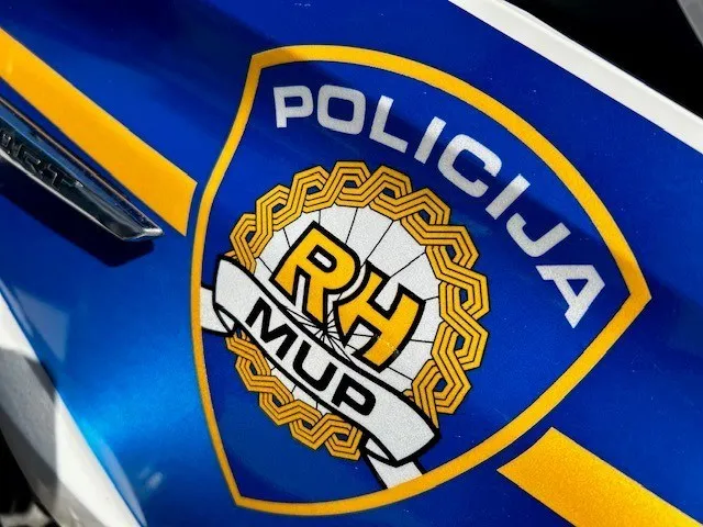 Policija traga za osobom koja je provalila u ljekarnu i otuđila proizvode