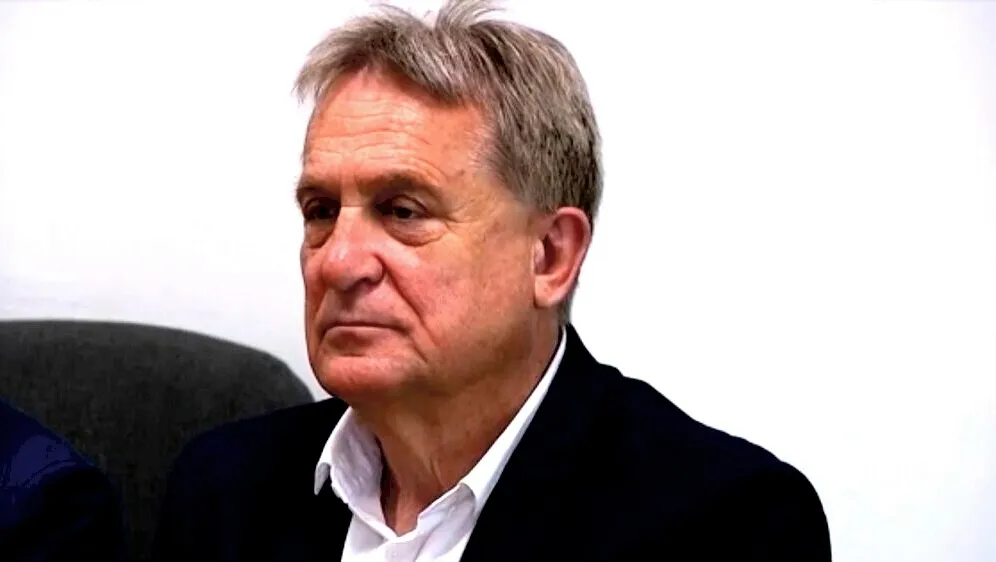 Kalmeta lažno prijavio novinara Bajla policiji, Sud ga odmah pustio na slobodu. HDZ-ovac na sudu rekao da se boji Bajla i da zbog njega posljednjih 10 godina pije normabele