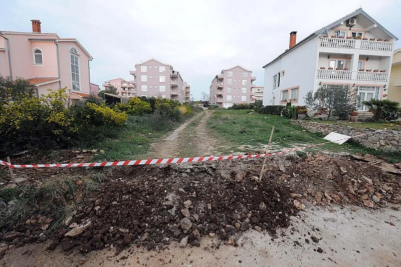 Policija se povukla, Milinković poziva gradonačelnika na ostavku