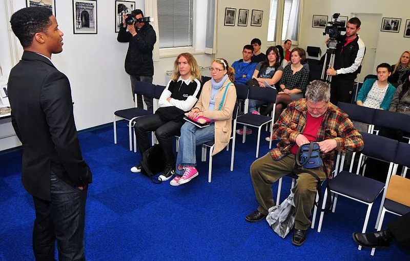 Slavni glumac u Zadru: “U srednjoj školi imao sam pištolj i dilao sam drogu”