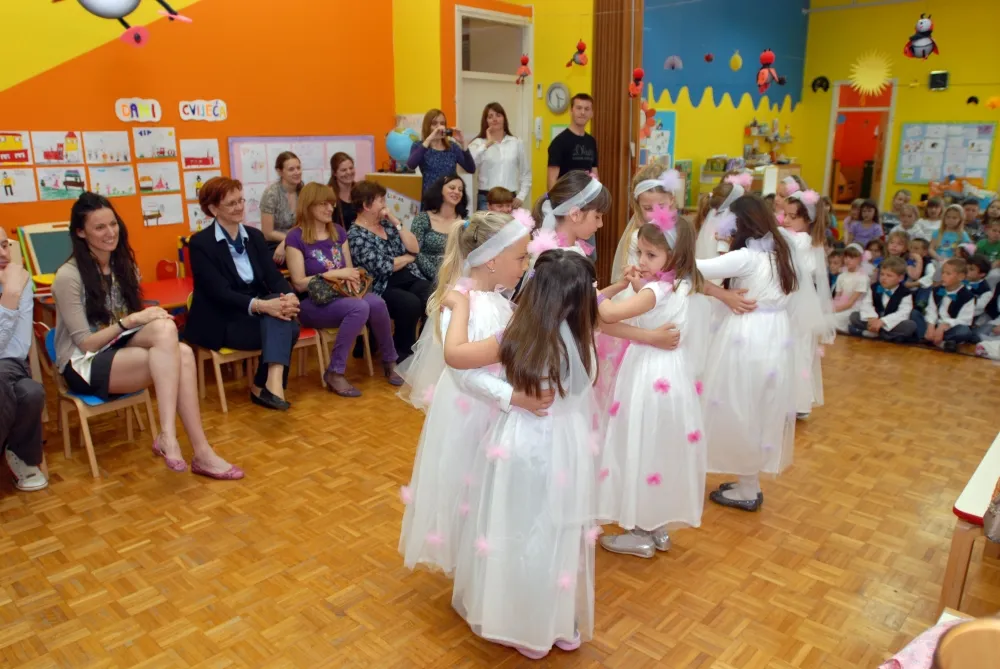 Dm i Pampers predali donaciju od 40.000 kuna vrtiću iz Sv. Filipa i Jakova