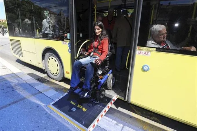 “Promet” u nekoliko autobusa ugradio rampe za invalide