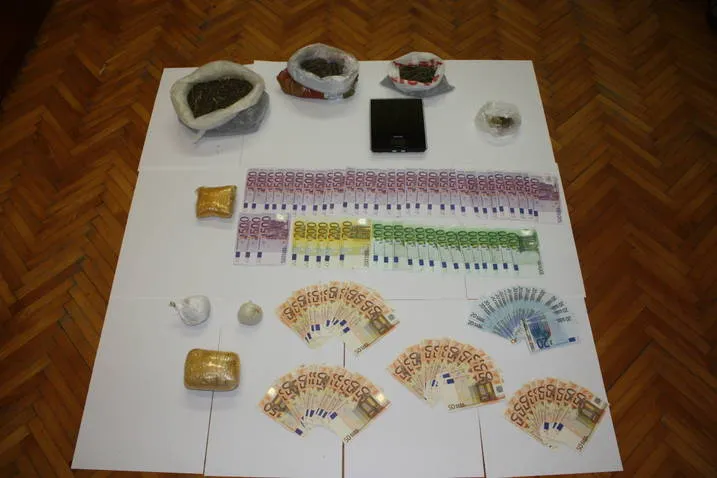 Preprodaja heroina: uhićena četvorka iz Zadra