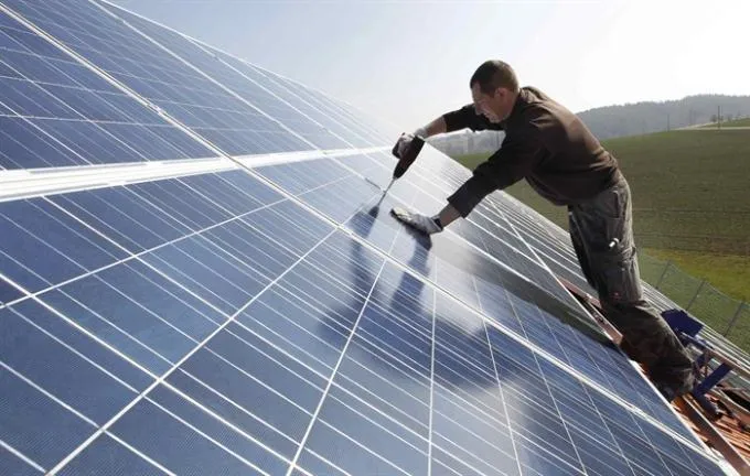 Poticaji za solarke su prepolovljeni, a HEP je uveo harač na priključak