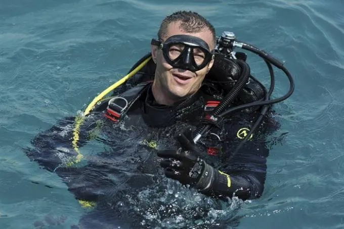 Curavić s 30 ronilaca u Biogradu izvadio 25 tona otpada, najviše guma