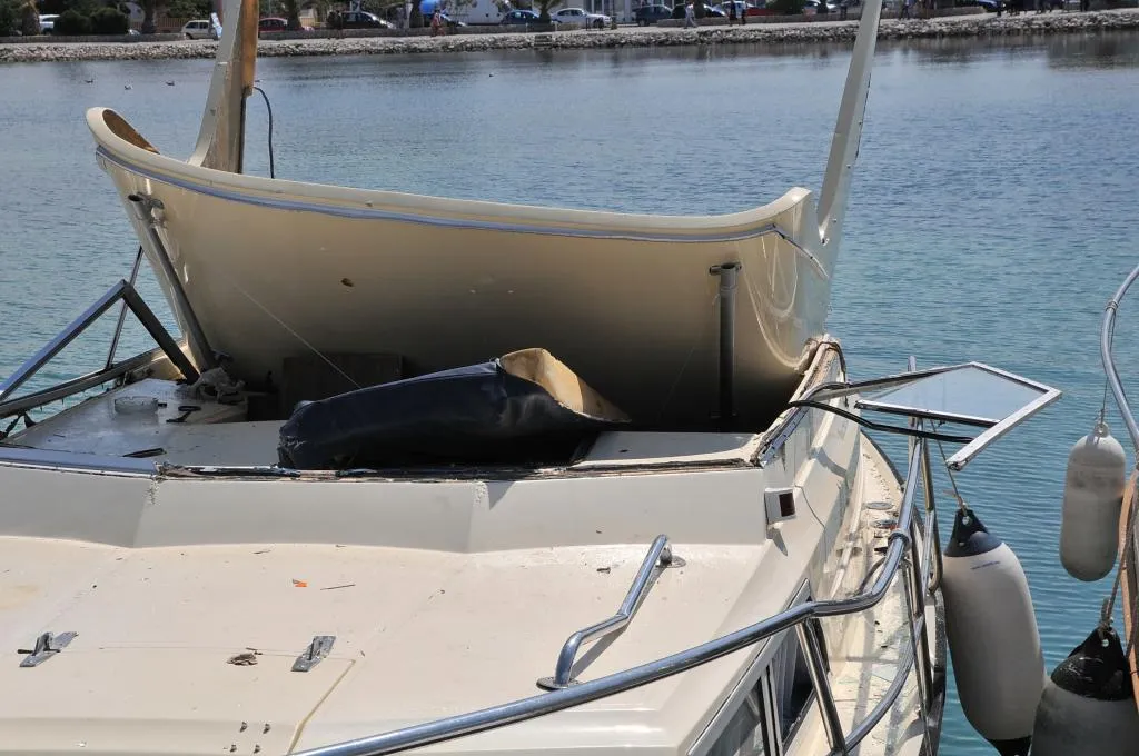 Bibinje: Oštećen brod na vezu u eksploziji nepoznate naprave