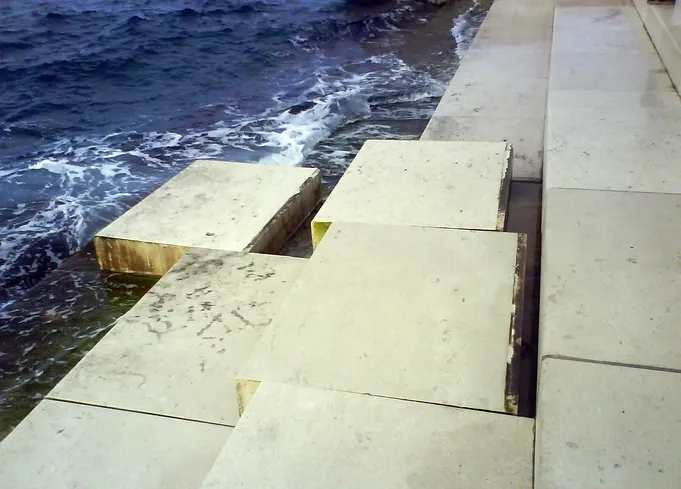 Tramontana demolirala kamene ploče na Morskim orguljama