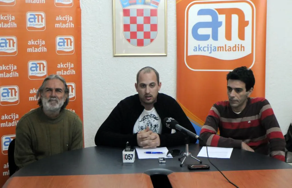 “HDZ I SDP SU SEKTE” Akcija Mladih: Zvonimir Vrančić širi govor mržnje;