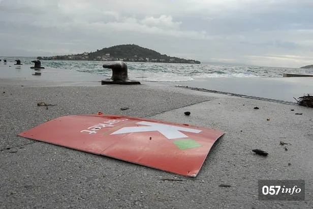More poplavilo centar Preka, oštećena zadarska riva