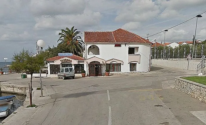 Poplavljena Taverna, požar na jahti