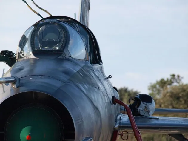 MIG 21 pri slijetanju na Zemunik udario u pistu