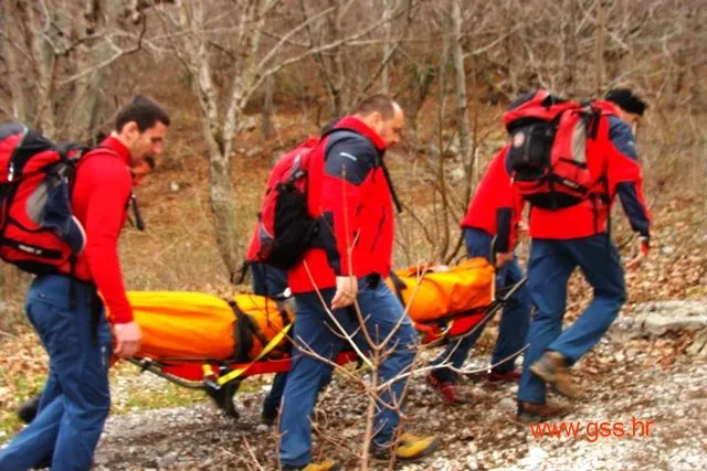 Gorski spasioci uz pomoć helikoptera spasili planinara na Paklenici