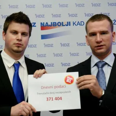 Mladež HDZ-a: Vladin program totalni je promašaj