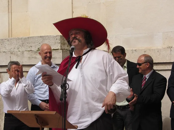 Enio Meštrović potencijalnim biračima čitao turistički vodič na francuskom jeziku