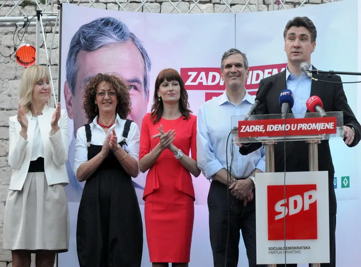 FOTOGALERIJA Ivo Bilić: “Dosta je straha, obmana i ucjena!”; Skupu nazočili ministar Kotromanović i premijer Milanović