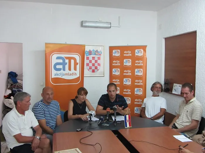 Akcija mladih protiv davanja autocesta i dobara u koncesiju