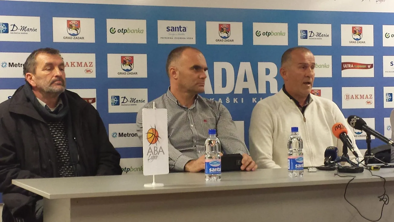 Lyons čeka papire, Šutala ozljeda udaljila od momčadi