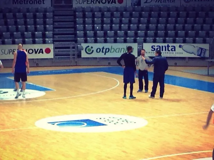 Davis trenira, Lawrence se oporavio