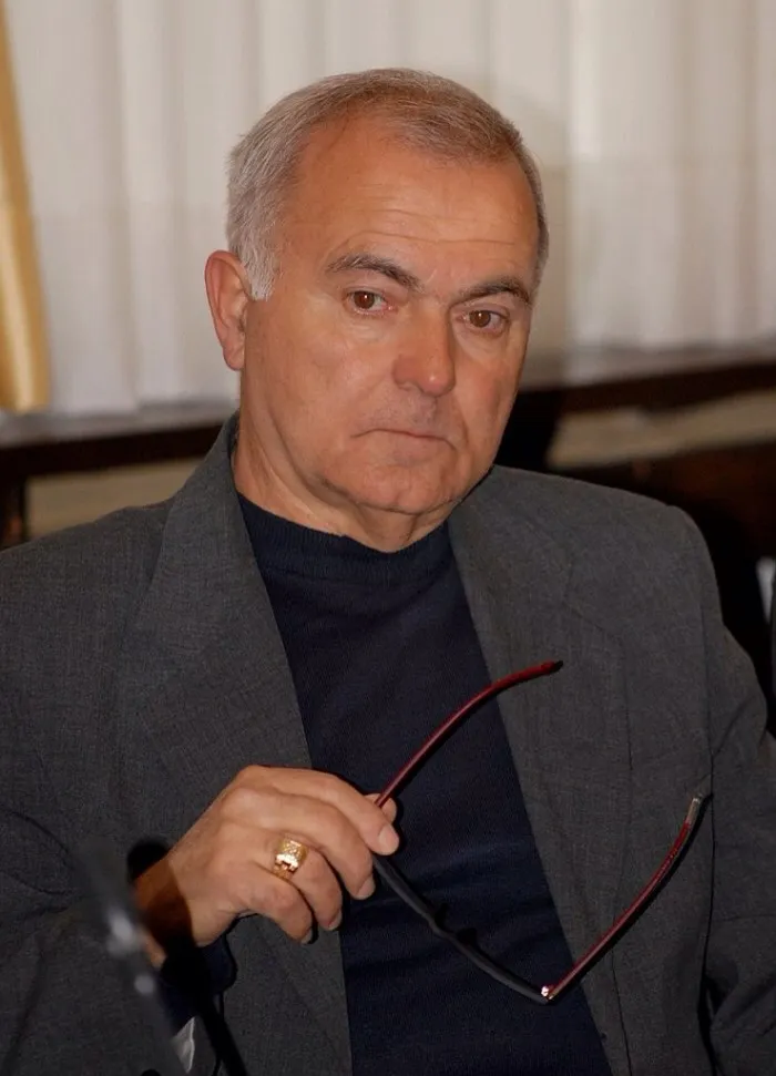 Ravnatelj Š.K. Benje umjesto besplatnih knjiga za siromašne predlaže posudbu