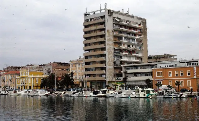 Stanari Bagatovog nebodera: Obnavljamo fasadu pričuvom jer nam Grad nije dozvolio postavljanje reklame