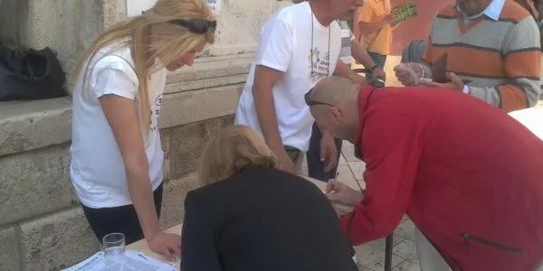 PROTIV OUTSOURCINGA – Sindikati: Vlada štedi na najslabije plaćenim radnicima