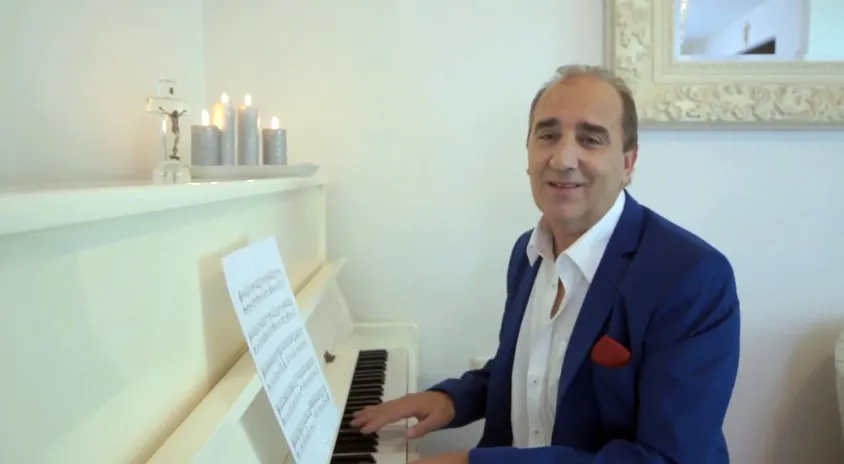 POGLEDAJTE VIDEO SPOT – Mladen Grdović kreće u osvajanje Splitskog festivala s novim hitom “Samo more to zna”