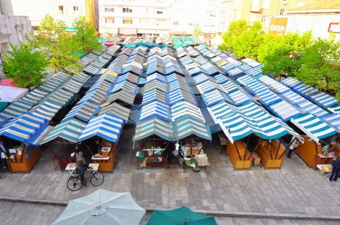 Grom udario na tržnicu, dvije žene ozlijeđene